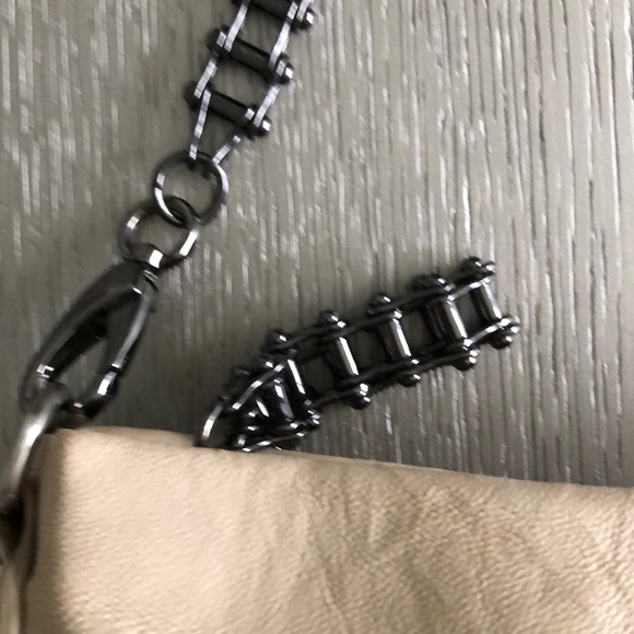 Thomas Wylde Scorpion cream bag - Picture 5 of 12